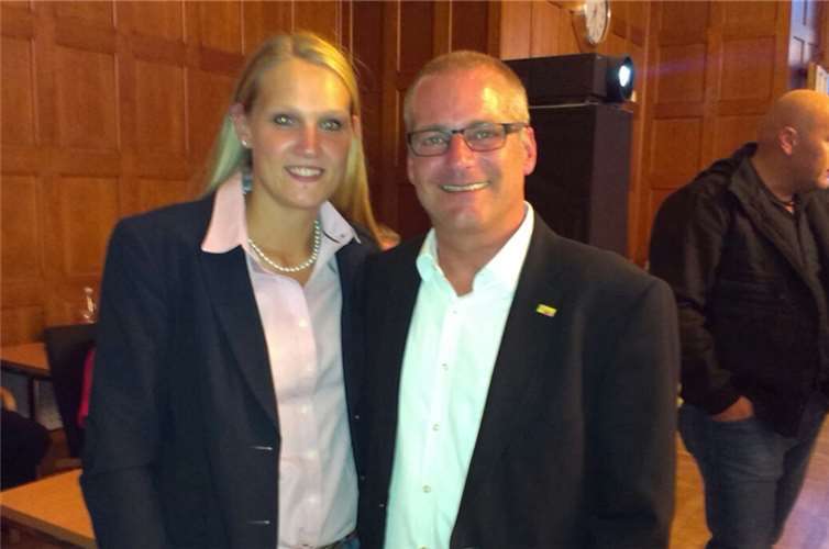 Entscheidung fällt zwischen Langner und Flöck FDP Kandidat Torsten Schupp und Lebensgefährtin Julia Retkowski waren nicht ganz so zufrieden mit dem Ergebnis für Schupp.