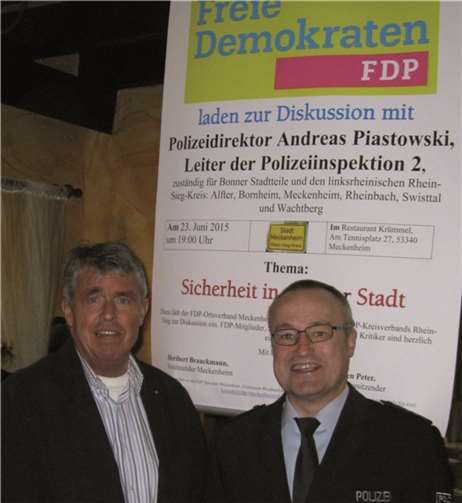 FDP-Vorsitzender Brauckmann (l.) mit Polizeichef Piastowski. privat