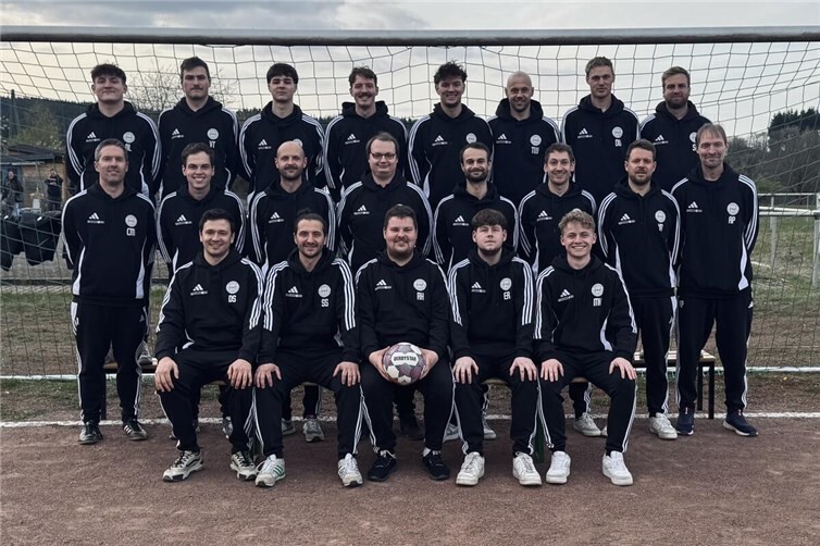 FSG Vordereifel II mit neuen Hoodies.