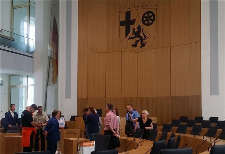FW-Mitglieder auch aus dem MYK-Kreisgebiet zu Besuch im Mainzer Landtag.  Foto: FWM3