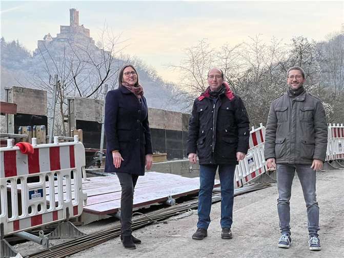 FWG-Bürgermeisterkandidatin Kathrin Laymann mit Jörg Winter, 1. Vorsitzender Freien Wählern Brodenbach und Michael Jürgensen, Fraktionsvorsitzender. Foto: Michael Hannes