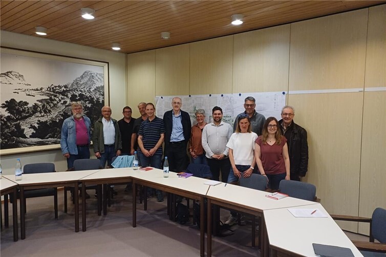 FWG-Mandatsträger aus allen Kommunen der Verbandsgemeinde Bad Breisig bei der gemeinsamen Fraktionssitzung im Bürgerhaus  Brohl-Lützing