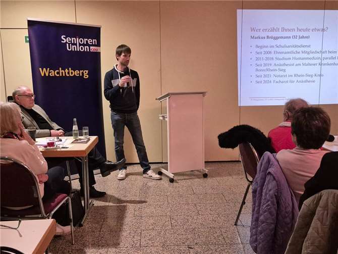 Facharzt Markus Brüggemann stellt sich den Fragen der Zuhörer.Foto: privat