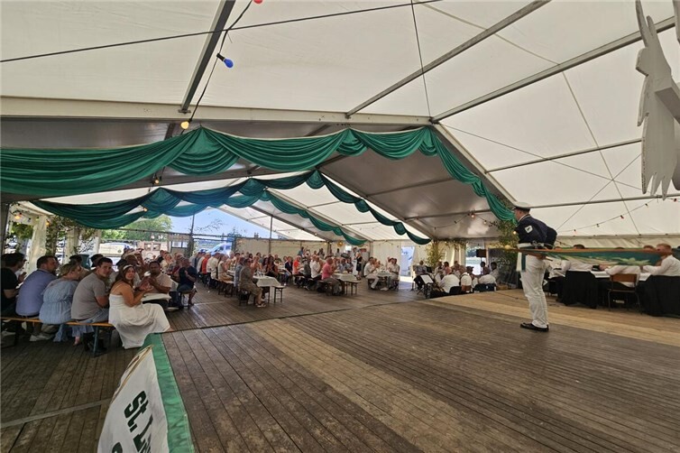 Laurentiuskirmes 2026 in Leutesdorf mit traditionellem Programm und Musik