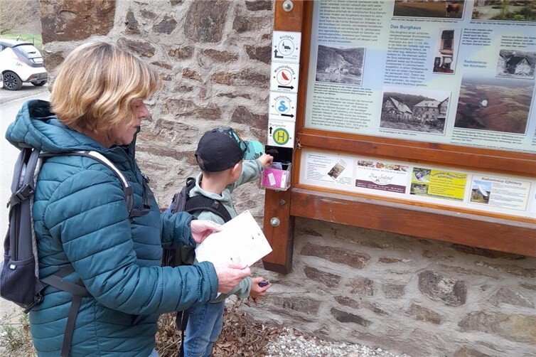 Fahrplanhalter am Sahrbachweg