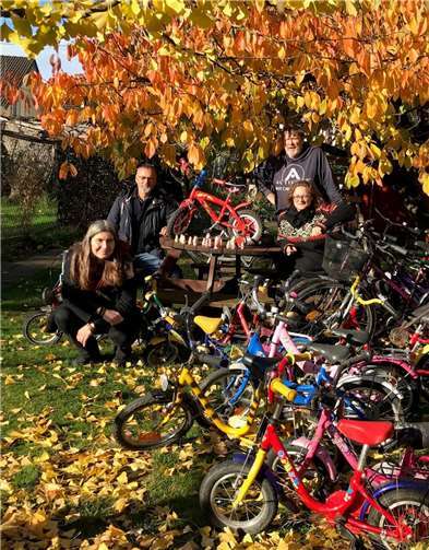 Fahrradabholung am 18. November in Swistal (v.r.n.l.: Barbara Gunst-Assimenios, Reiner Lanzrath, Martin Hagemann, Katja Ackermann). Foto: Katja Ackermann