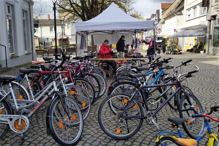 Fahrradflohmarkt beim Frühlingserwachen.