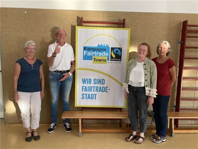 „Fairtrade Remagen“ im Ortsteil Oedingen: (v. l.) Karin Keelan, Olaf Wulf, Lisa Althoff u. Walburga Greiner.  Foto: privat