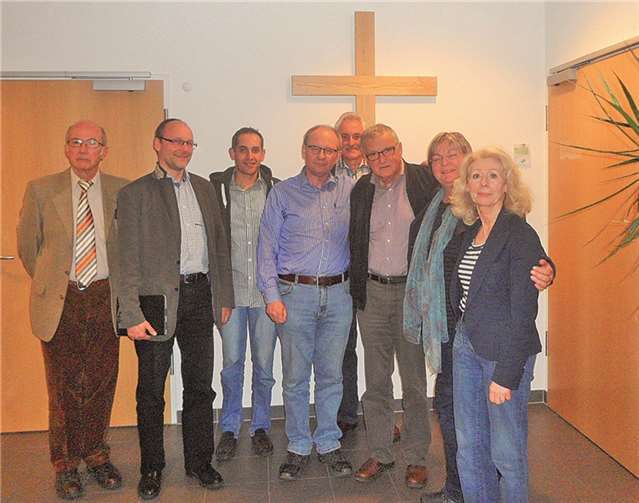 Falko Ritter, Pastor Friedemann Bach, Imad Mado, Werner Rex, Heinz Söndgen, Pastor Klaus Neufang, Maria Müller und Pelagie Wurms (v. l.). privat