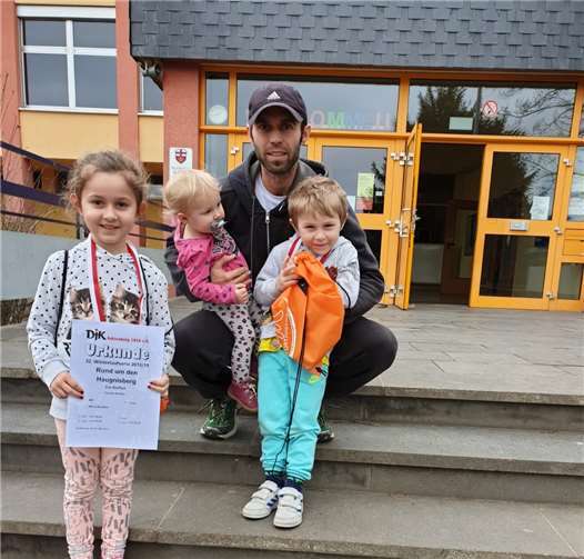 Familie Bleffert aus Altenahr nahm erfolgreich am Volkslauf teil. Foto: Privat