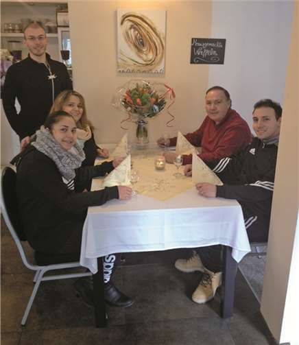 Familie Morra freut sich schon jetzt darauf, viele Gäste bewirten zu dürfen. privat