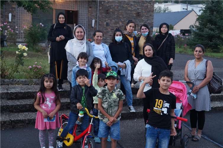 Familien aus Afghanistan dachten sorgenvoll an ihre Angehörigen in der Heimat.