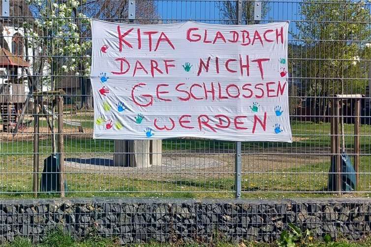 Familien sind fassungslos über die kurzfristige Schließung der Kita Maria Himmelfahrt in Gladbach. Foto: FF