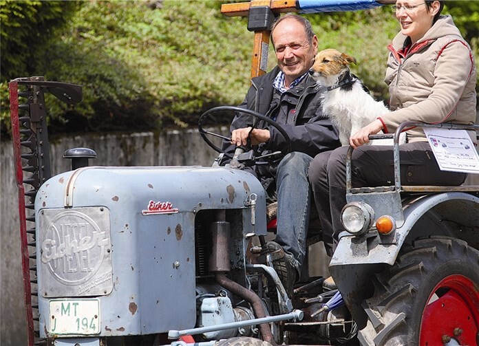 Familienausflug nach Isenburg zum Traktortreffen.