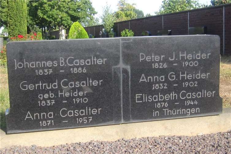 Familiengrab Casalter/Heider auf dem Odendorfer Friedhof. Foto: Klaus Peter Scholz