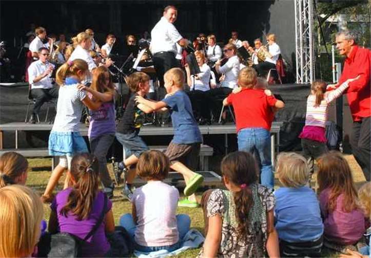Familienkonzert mit Marko Simsa. Am 1. Juli 2018 gibt es das nächst Familienkonzert im Schlossgarten.
