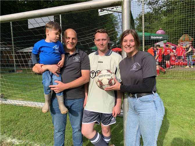 Familiensache - das Sportfest der Döttesfelder „Amboss Kickers“.
