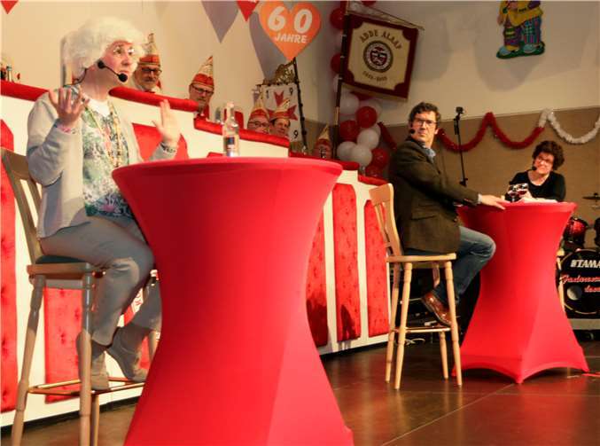 Fantastisch Martin Korden (vorne) mit Bernd Hoffmann und Hildegart Kraft bei ihrem Sketch