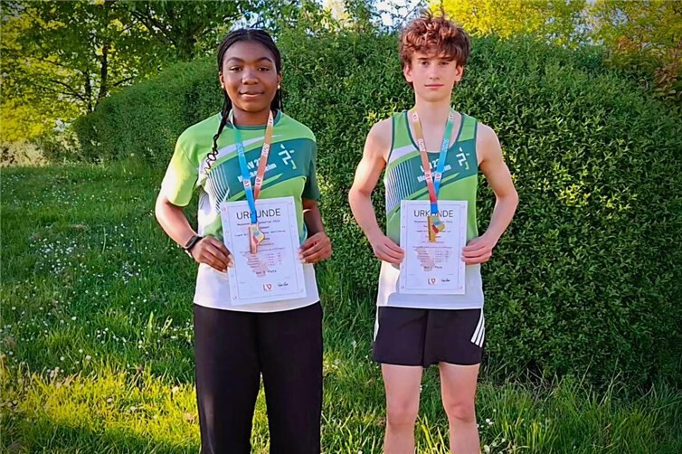 Fanwi Jikong und Jakob Fiehler haben sich für die deutschen Leichtathletik-Meisterschaften der U16 qualifiziert