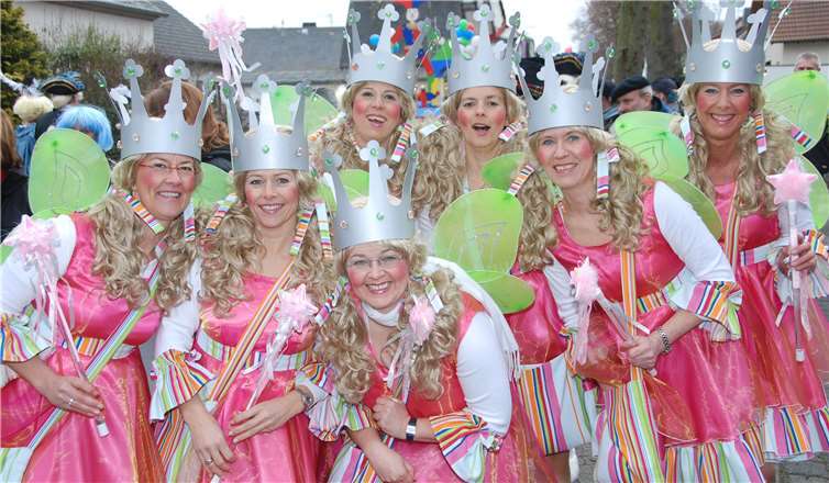 Farbenfroh wird es beim Rosenmontagszug in Kottenheim zugehen. Fotos: SK