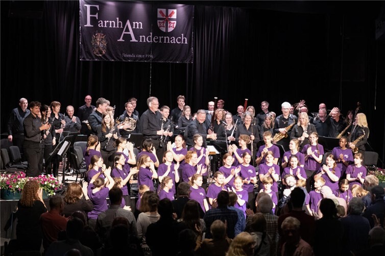 Farnham Youth Choir und Stadtorchester Andernach setzten mit dem Gemeinschaftskonzert ein Glanzlicht rund um die Feierlichkeiten der 35 Jahre Städtepartnerschaft Farnham/Andernach.