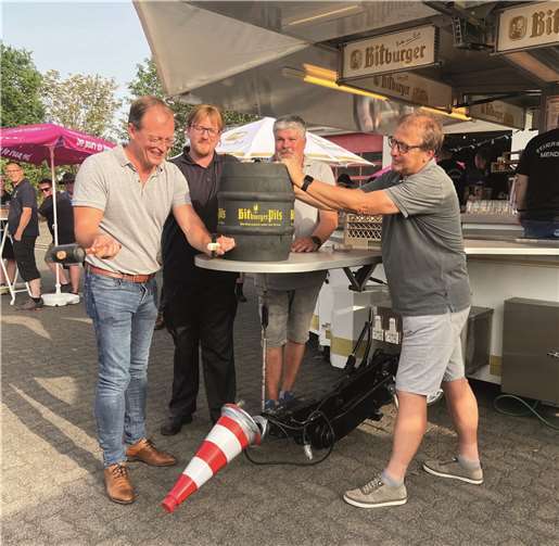 Fassanstich. Fotos: FRE