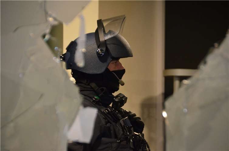 Rhein-Sieg-Kreis: Razzia gegen illegales Glücksspiel Fast 200 Polizisten waren an der Razzia beteiligt.