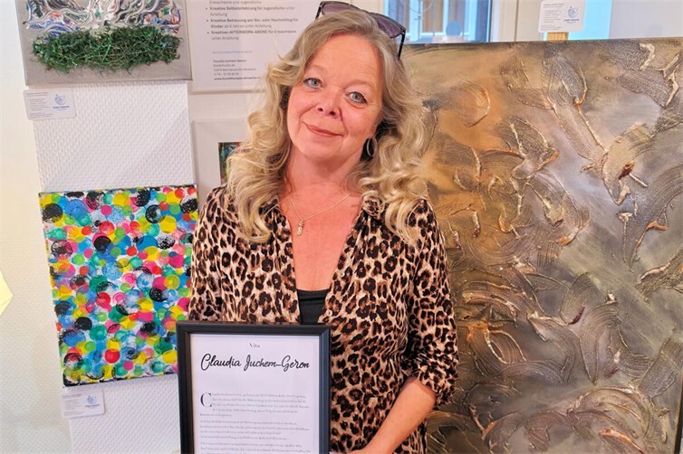 Fast 30 Jahre künstlerische Erfahrung: Claudia Juchem-Geron bündelt in ihrer Ahrweiler Praxis ihre Leidenschaft für die freie Malerei mit professioneller therapeutischer Begleitung.