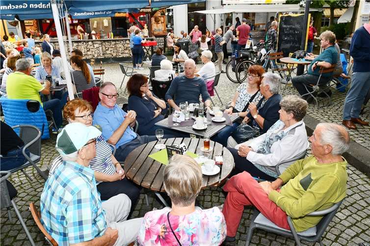 Fast immer voll besetzt waren die Außengastronomien in der gesamten Innenstadt.