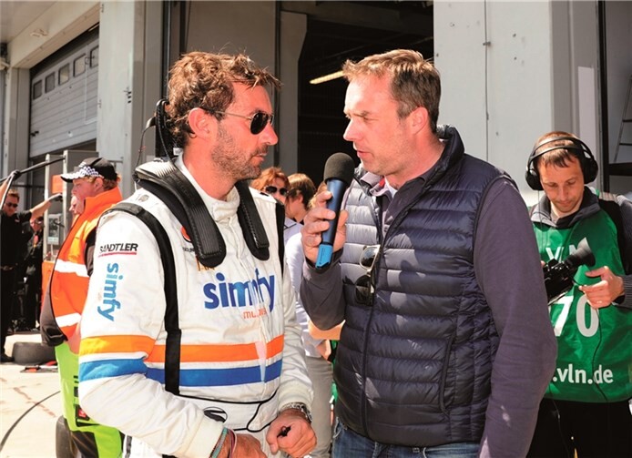 Fast soviel Zeit wie im Cockpit des Porsches verbrachte der CO von RTR, Alex Autumn, als Interviewpartner.
