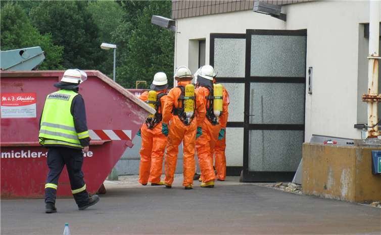 Fast vier Stunden waren die Mitglieder der Feuerwehr im Einsatz. Foto: FFW Sinzig