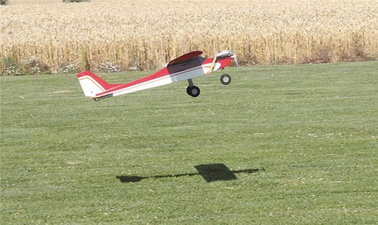 Faszination Modellflug hautnah in Maifeld miterleben.Privat