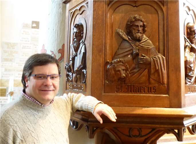 Faszinierend findet Peter Hofacker den Evangelisten Markus (hier dargestellt auf der alten Kanzel der Liebfrauenkirche in Westerburg), wegen seiner einfachen und verständlichen Sprache. Gunnar Bach