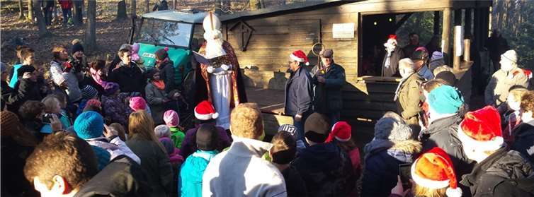 Feierlich wurde es mit der Ankunft des Nikolaus und seinem Knecht Ruprecht.Privat