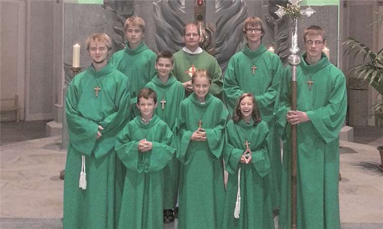 Feierliche Einführung der neuen Messdiener in der Pfarrkirche Vallendar.privat