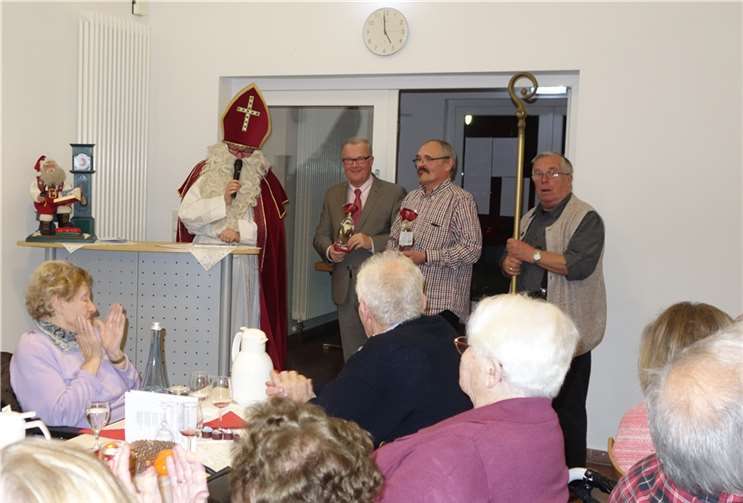 Feierliche Stimmung kam beim Besuch des Nikolaus auf. RERE