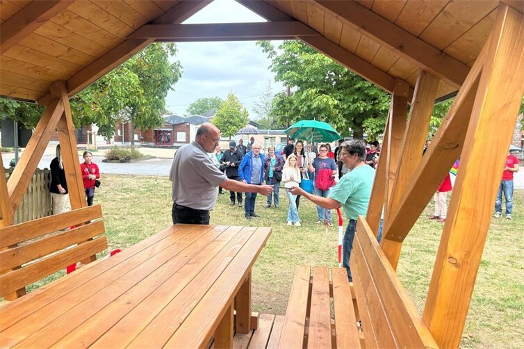 Feierliche Übergabe an die OG Welling