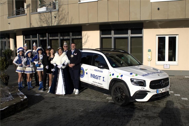 Feierliche Übergabe des Tollitätenfahrzeugs.  Foto: privat