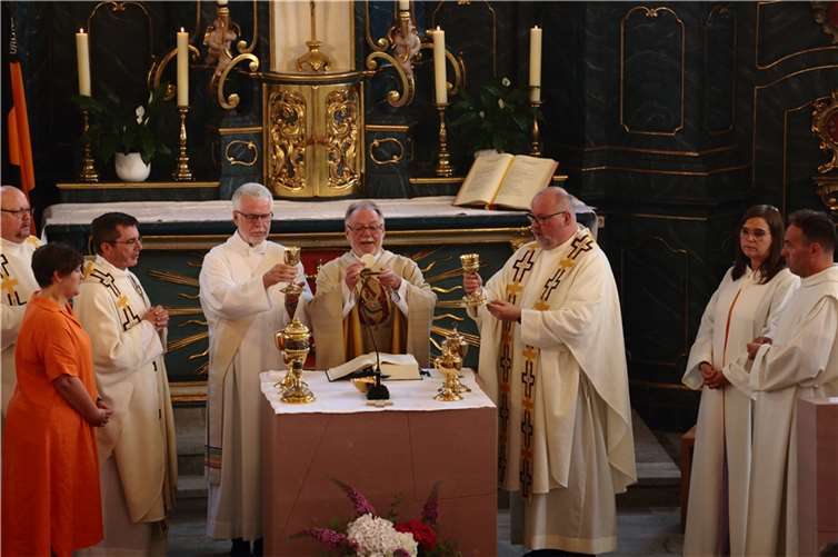 Feierlicher Gottesdienst in der Kirche St. Georg. Fotos: privat