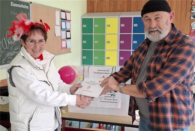 Ferdinand Rumler ist bereits seit Jahren ein treuer Blutspender und gewann nun in der Vorlsung der Blutspende-Treue-Aktion.