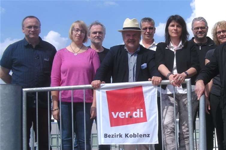 Ferhat Cato (Bildmitte, mit Hut), Vorsitzender des DGB-Ortsverbands Bendorf, wurde jetzt in den Richterwahlausschuss der Koblenzer Arbeitsgerichts gewählt. pirvat