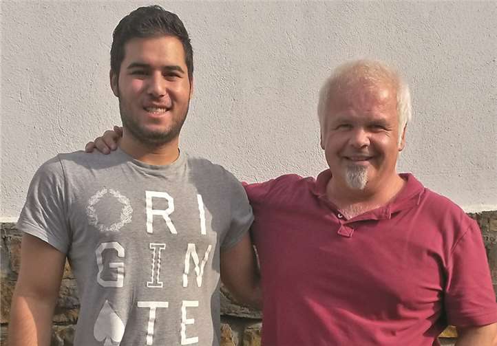Ferhat Cato (l.) mit seinem Nachfolger Ferhat Yalcinkaya. privat