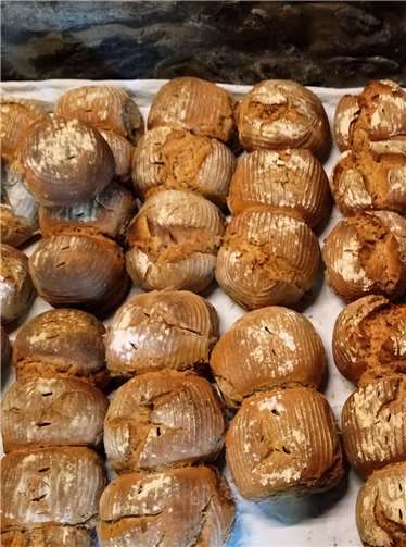 Fertige Brote und Brötchen des Backesvereins Bandorf e.V.. Foto: privat