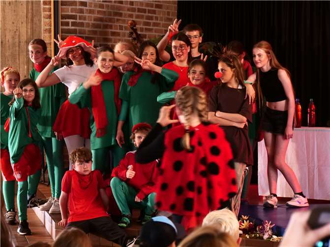 Fest steht: An Talent und Spielfreude mangelt es den 26 Nachwuchsschauspielern auf jeden Fall nicht. Quelle: KuBAGym