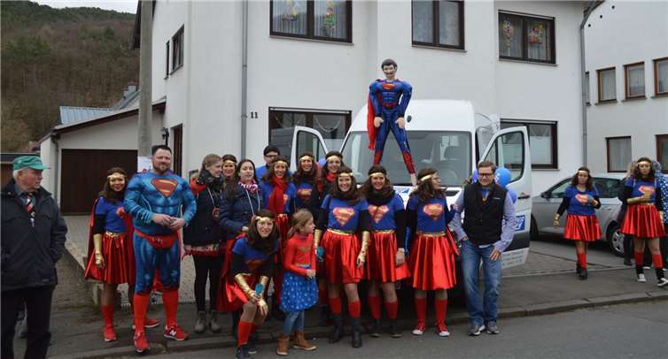 Fester Bestandteil im Zugprogramm der Walporzheimer Karnevalisten sind die Showtanzgruppen der KG, die immer wieder mit phantasievollen Kostümen überraschen. Foto: privat