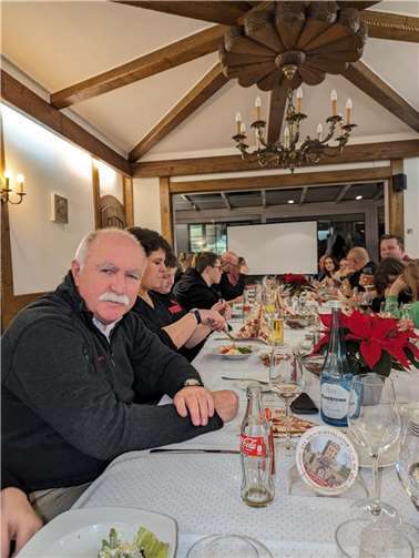 Festliche Weihnachtsstimmung im Kreise Wormersdorfer Bogenschützen. Fotos: privat