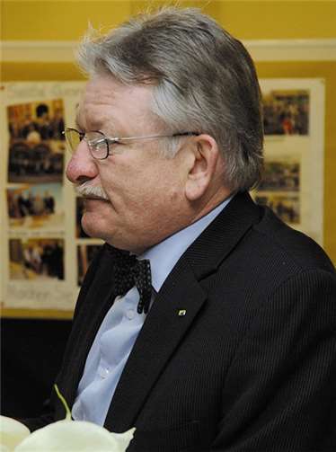 Festredner Karl-Heinz Lamberty spricht über die Erfolgsgeschichte „Èlysee-Vertrag“.