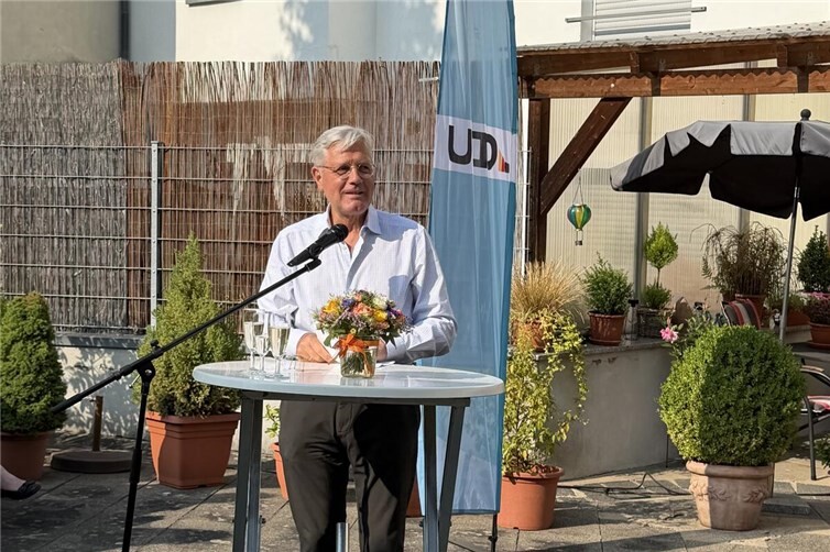 Festredner Norbert Röttgen skizzierte die achtzigjährige Geschichte.