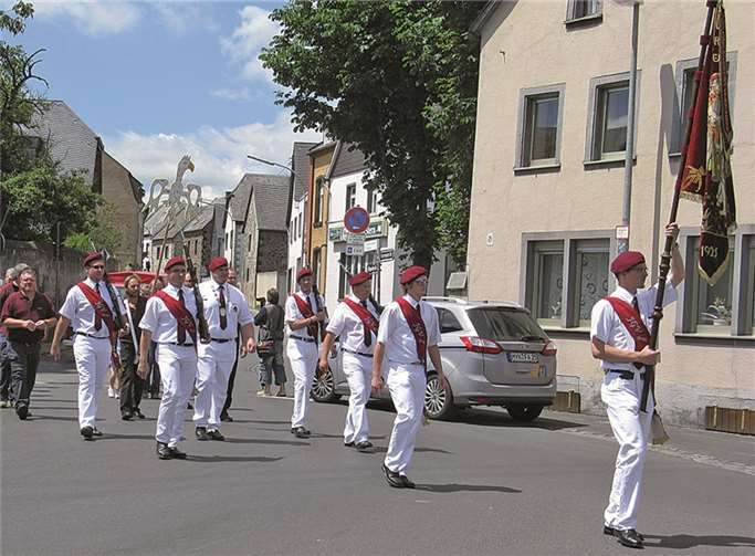 Festzug des Junggesellenverein Ober-Polch 1842 e.V. anlässlich der Viedeler Kirmes 2011privat