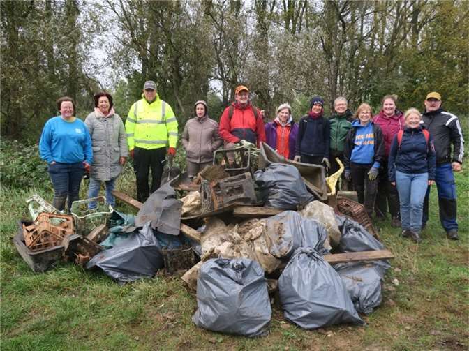 Fette Müllbeute im Naturschutzgebiet machten die ehrenamtlichen Helfer. Foto: privat